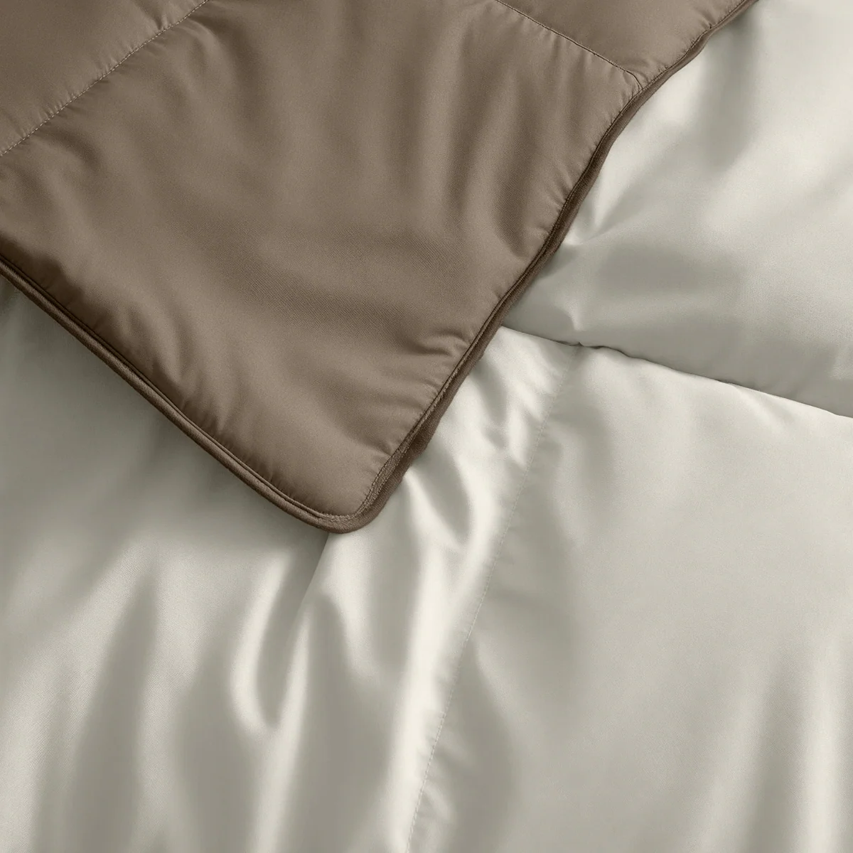 Zelesta Deluxe Perkal-Baumwolle Bettdecke - Taupe & Creme - Image 9